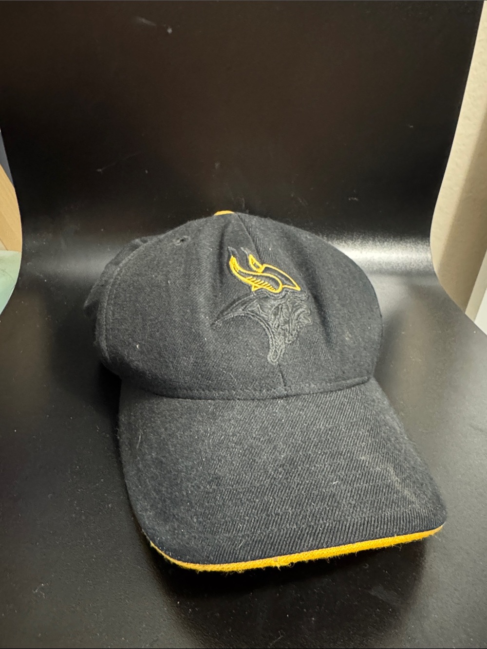 NFL Black and Gold Embroidered Vikings Baseball Cap Sz 7 5/8